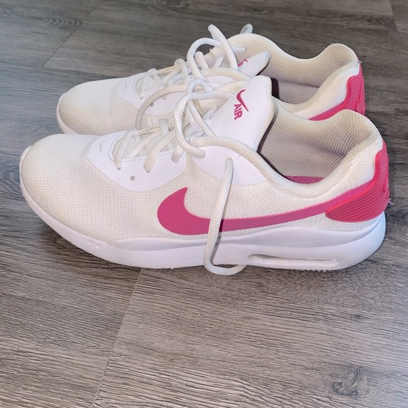 Nike Pink and White Women’s Sneakers | Size 8.5 - Picture 10 of 13